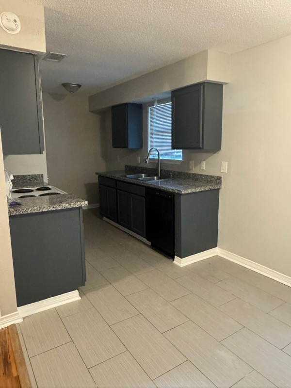 Primary Photo - 2787 Tenth St