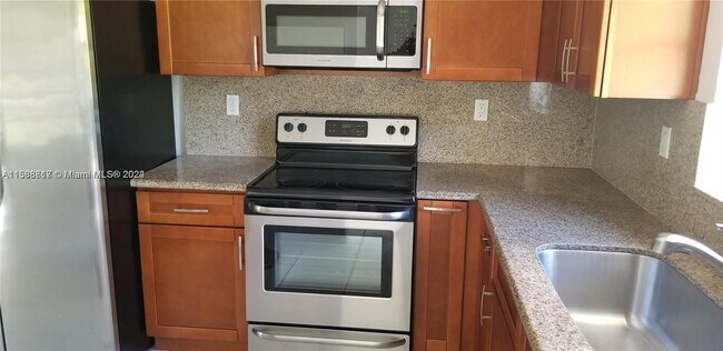 Foto del edificio - 9249 SW 183rd Terrace
