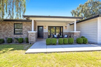 Building Photo - 4513 E Avalon Dr