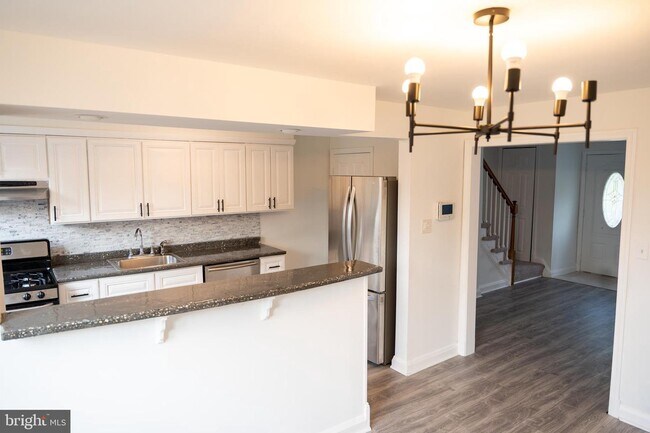 Building Photo - 1122 Saint Agnes Ln