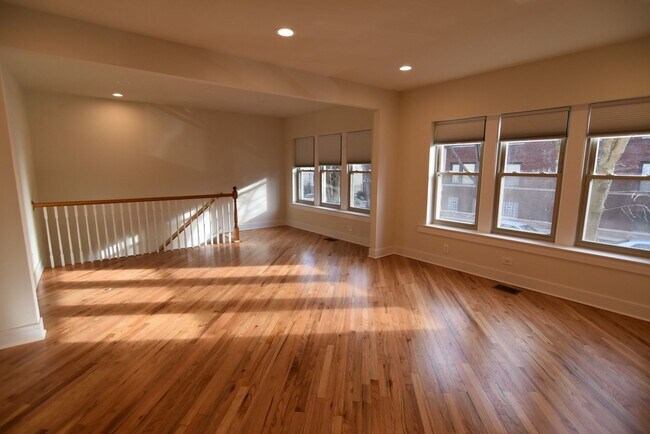 Foto del edificio - 1746 W North Shore Ave