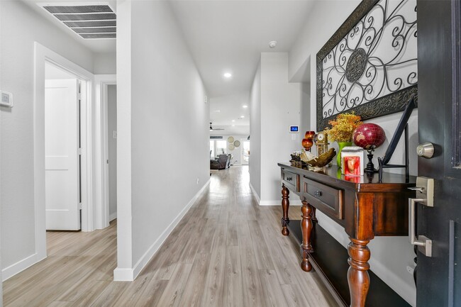 Foto del edificio - 26268 Astral Wy