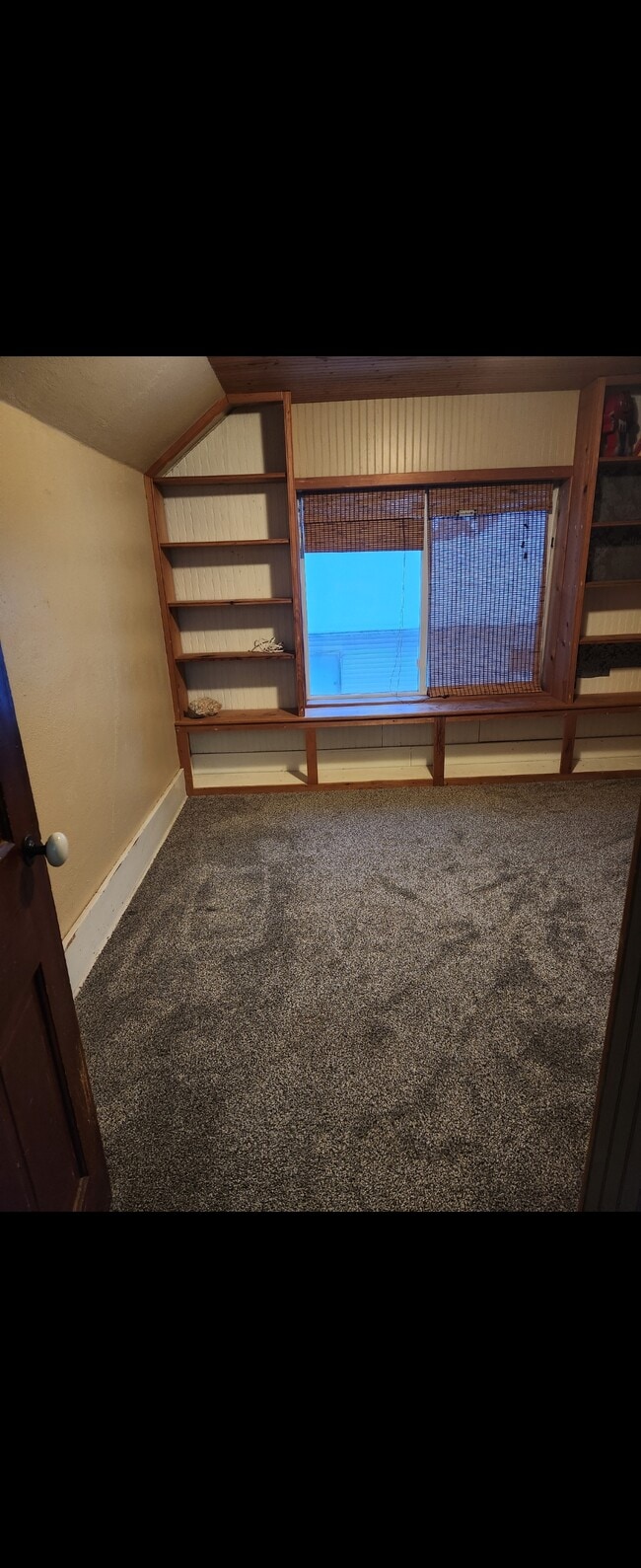 Building Photo - 616 2nd Ave NE