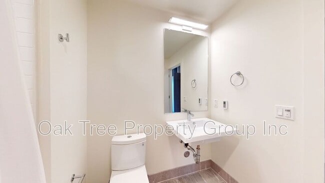 Building Photo - 532 Union St