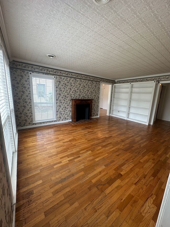 Building Photo - 2709 S Van Buren St