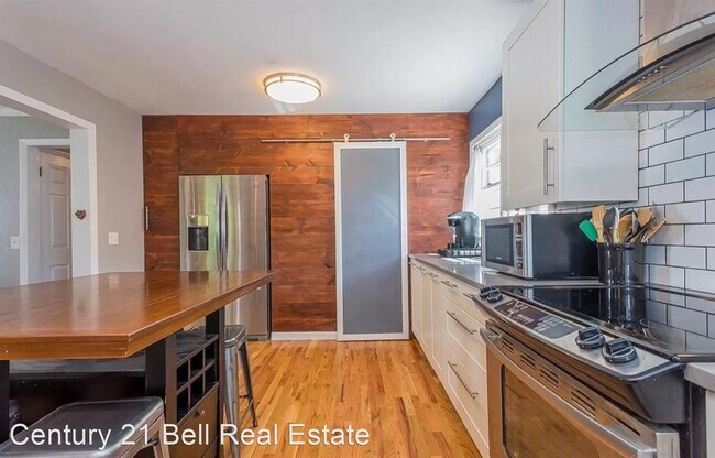 Foto del edificio - 4 br, 2 bath House - 820 Foyer Ave