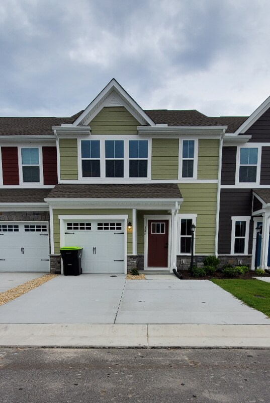 Foto principal - 1481 Taft Rd