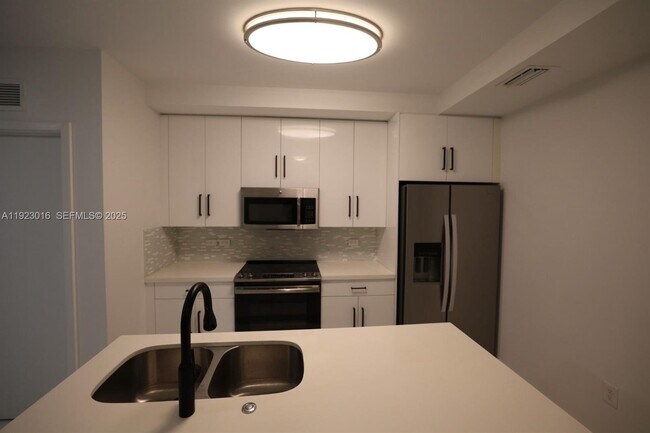 Foto del edificio - 2651 NE 212th Terrace