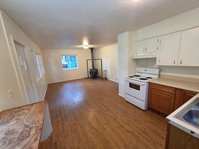 Foto del edificio - 2 Bed 1 Bath on Diamond Lake Secondary Lot