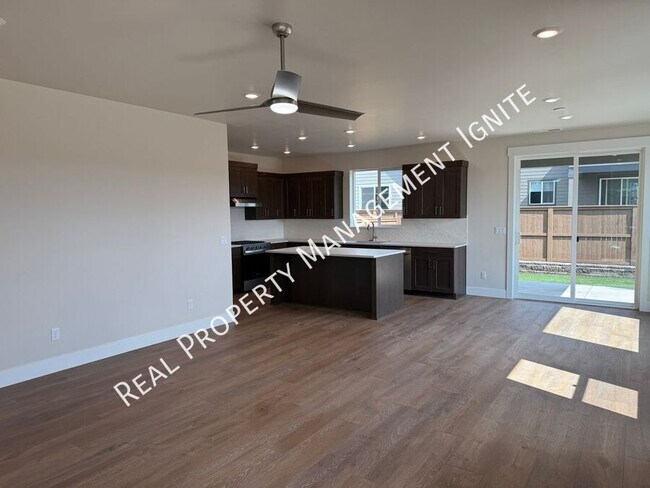 Building Photo - 60948 SE Apollo Pl
