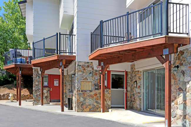 Persimmon Terrace Apartments photo'