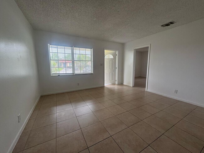 Foto del edificio - 1480 NW 19th Ct
