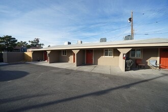 Building Photo - 1175 S Mojave Rd
