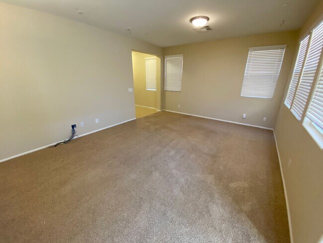 Foto del edificio - Wonderful 4 bed/2.5 bath home located in the NW area of Las Vegas