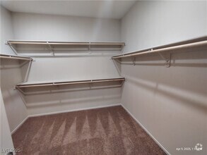 Building Photo - 2119 Del Aqua Ave