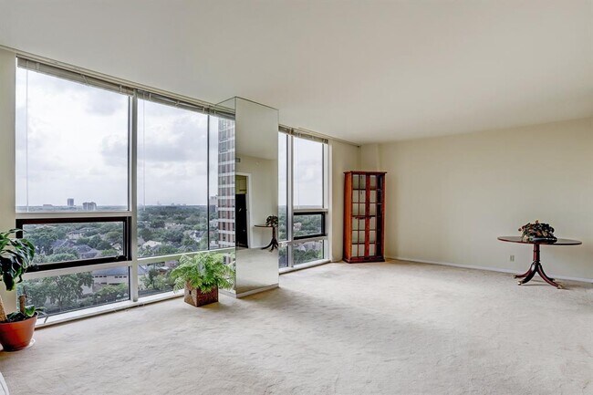 Building Photo - 5100 San Felipe St