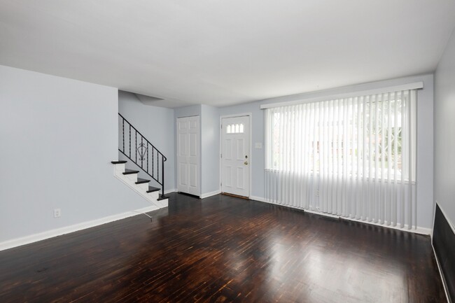 Living Room - 5526 Cedonia Ave