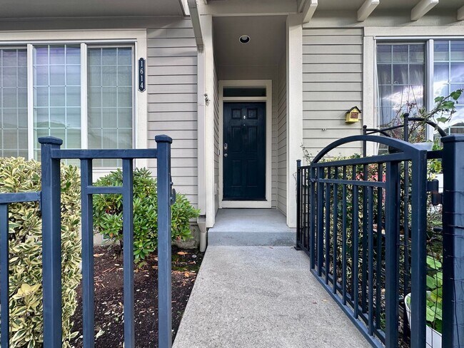 Foto del edificio - 1/2 off first months rent!! | Modern Comfort Meets Convenience in Beaverton Townhouse 2 Bed 2.5 B...