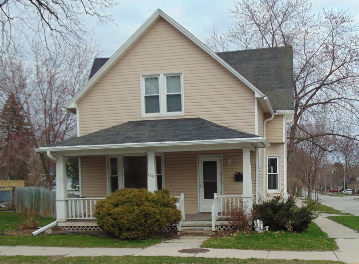 Primary Photo - 1145 S Webster Ave