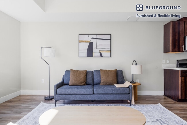 Building Photo - 545 San Antonio Rd