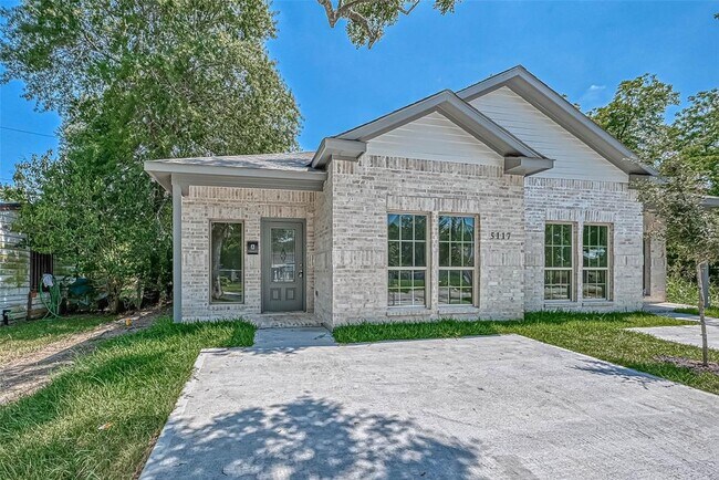 Building Photo - 5117 Southwind St