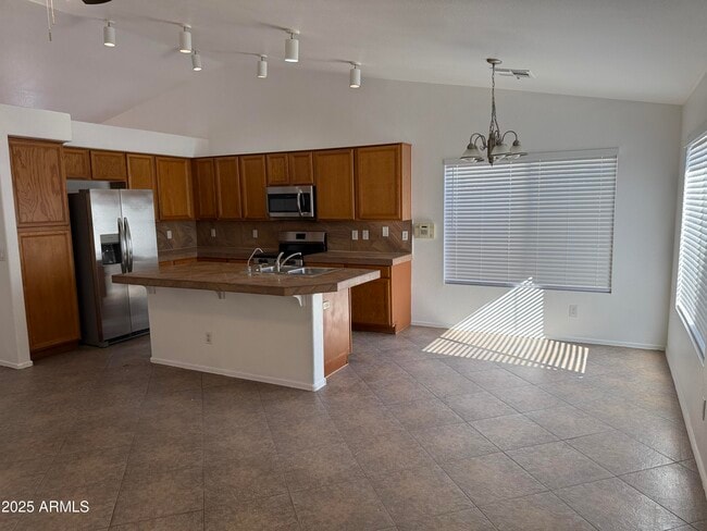 Building Photo - 1319 W Michelle Dr