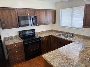 Building Photo - 6301 S Cosmo Dr