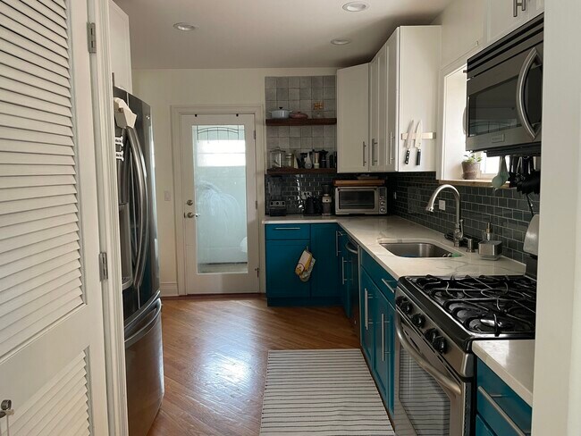 Foto del edificio - 3226 W Beach Ave