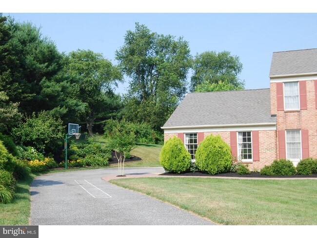 Foto del edificio - 5 Fox Chase Ln