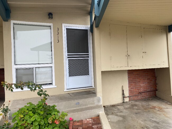 Building Photo - 3313 Foothill Rd