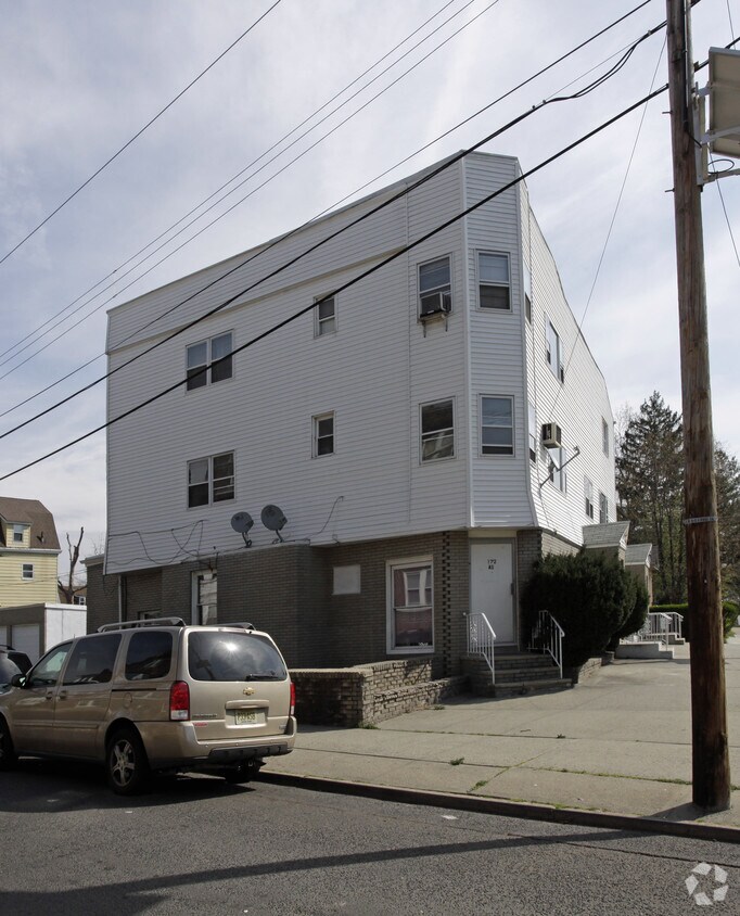 Primary Photo - 162-172 Elmwood Ave