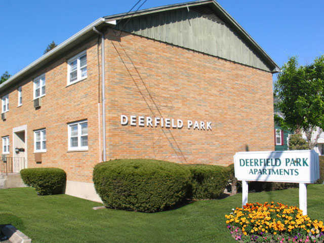 Foto principal - Deerfield Park Apartments