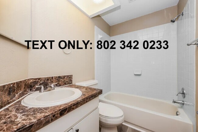 Foto del edificio - 328 81st Ave NE