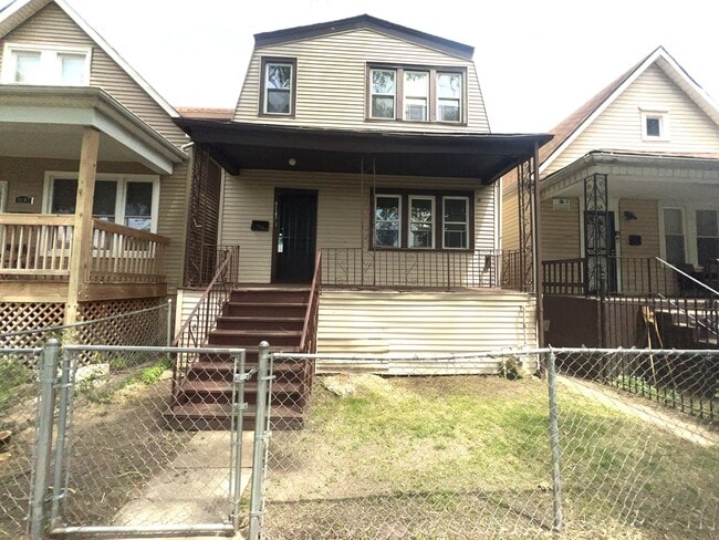 Photo - 9147 S Woodlawn Ave House