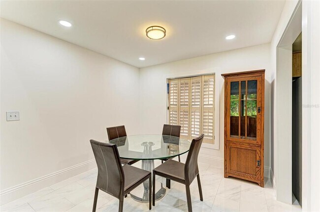Foto del edificio - 1304 Water Oak Way N