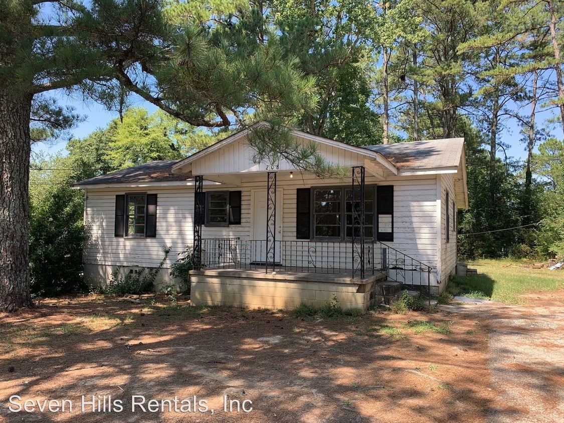 Primary Photo - 3 br, 1 bath House - 208 Larkspur Lane