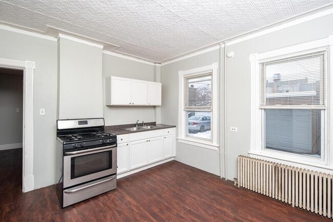 Building Photo - 13 112th St