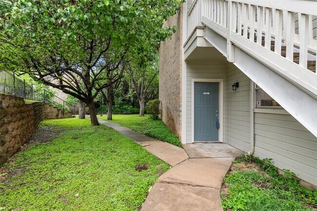 Building Photo - 2450 Wickersham Ln