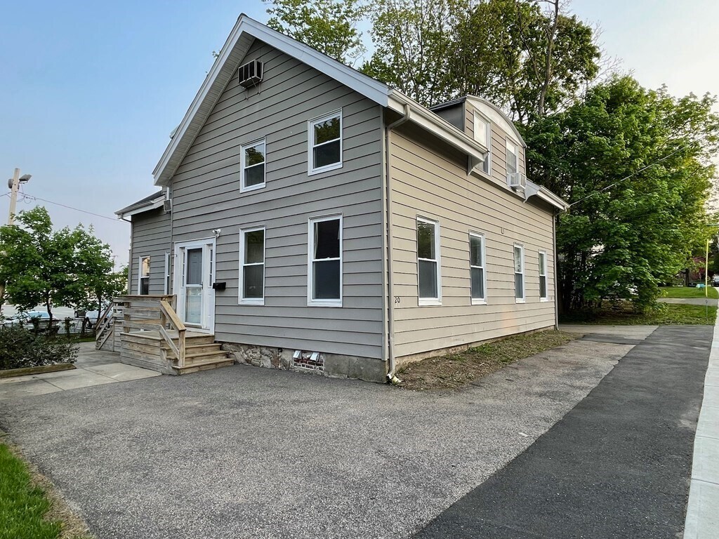 20 Maple St Unit 20, Norwood, MA 02062 Room for Rent in Norwood, MA