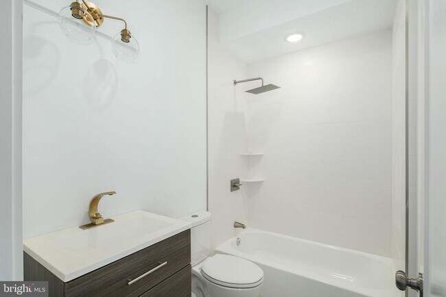 Building Photo - 1521 Carpenter St