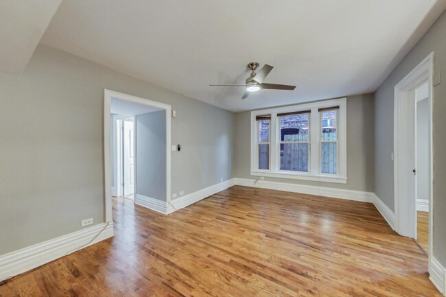 Foto del edificio - 4022 N Clarendon Ave