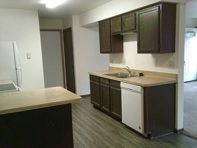 Foto del edificio - 2 Bedroom, 1.5 Bath Townhome