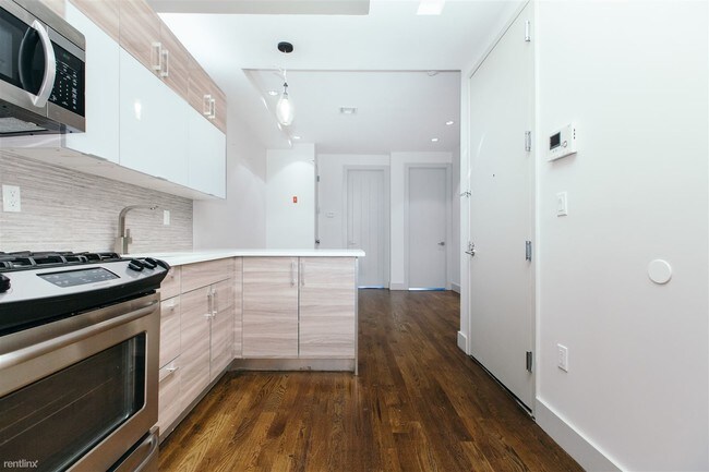 Building Photo - 3 br, 1 bath Apartment - 177 Wyckoff Ave