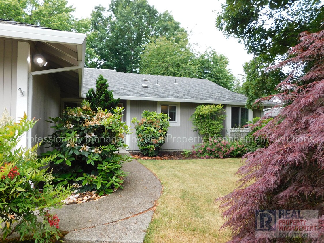 Primary Photo - 9848 SW Siletz Dr