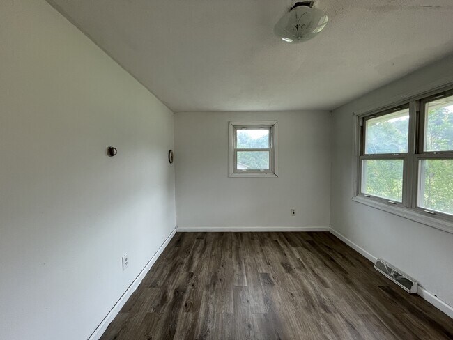 Foto del edificio - 1165 Hawkins Rd