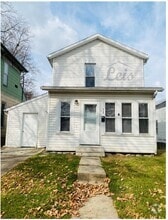 Building Photo - 712 E 3rd St
