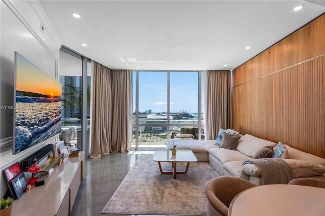 Foto del edificio - 851 NE 1st Ave