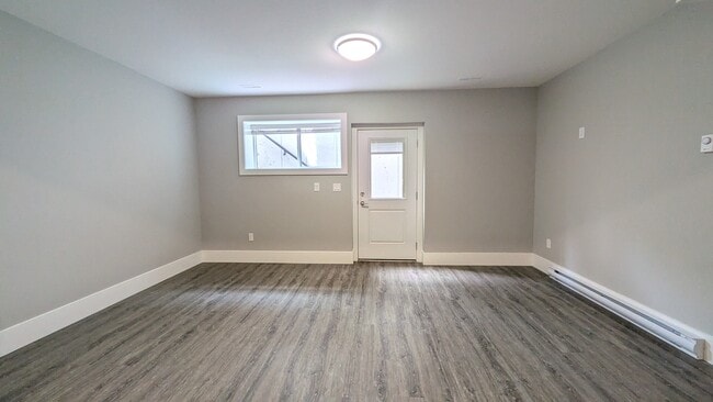 Building Photo - 6567 Fern St