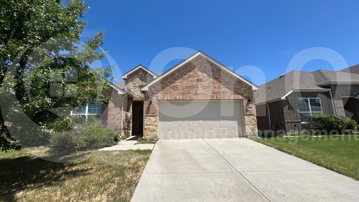 Primary Photo - 2221 Candler Club Way