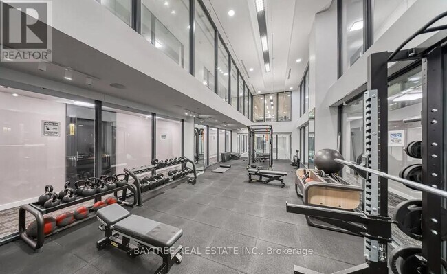 Photo du bâtiment - 158 Front St E